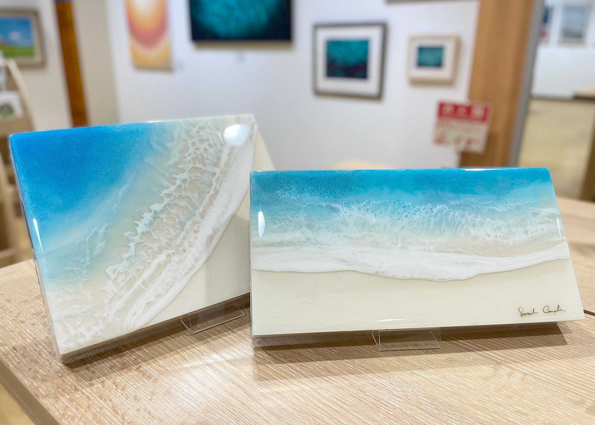 サラ・カードル原画入荷のお知らせ - 海をテーマにしたアートを扱う 